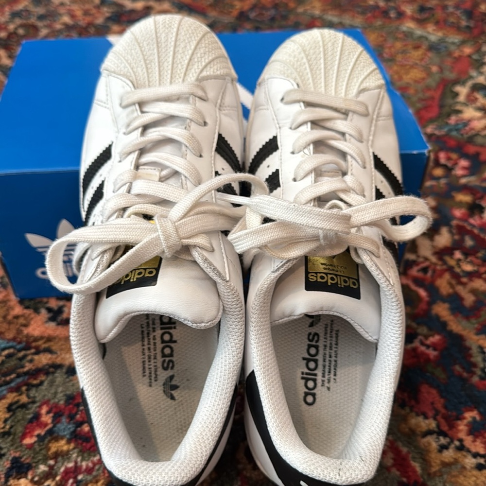 Adidas White and Black Superstar Sneakers with Shell Toe. Women’s Size 7. - Picture 4 of 6